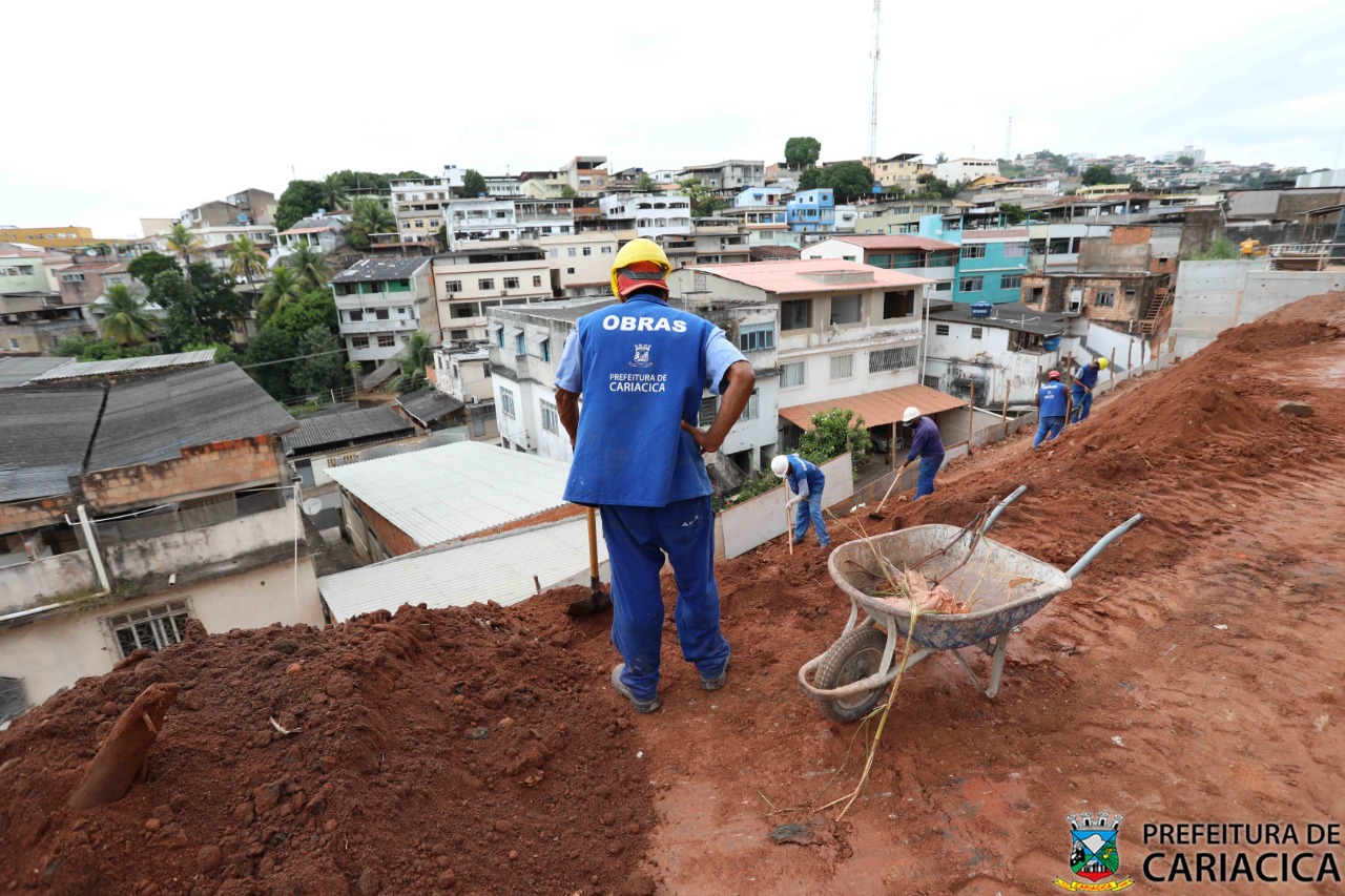 A Gazeta  Muro em estacionamento ameaça desabar em Cariacica