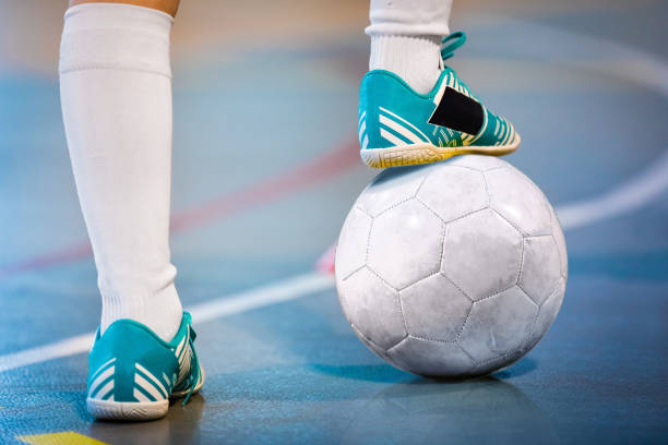 Meninas entram em quadra para disputar a 1ª Copa Real de Futsal Feminina em Cariacica 