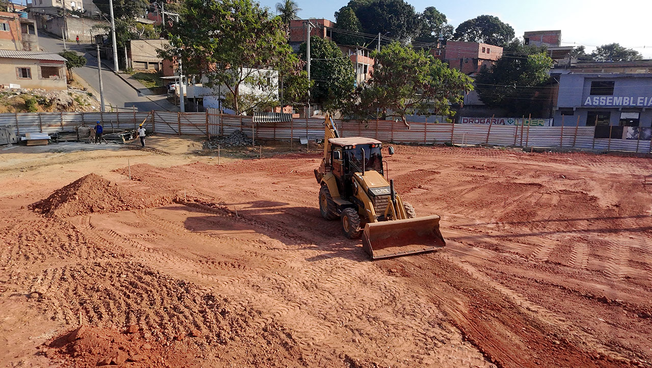 Terreno para nova Unidade de Saúde de Padre Gabriel passa por etapa de terraplenagem