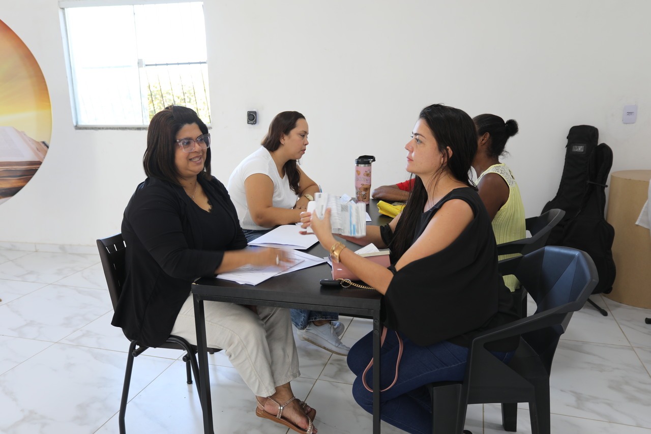 Famílias residentes na região da Fazenda Itanhenga realizam cadastramento