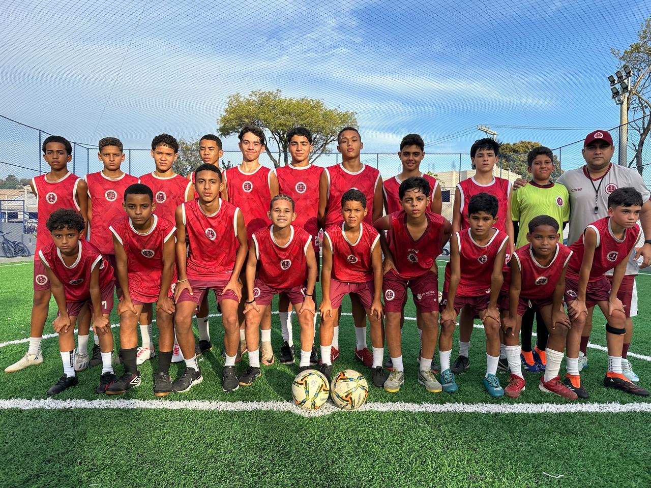 Complexo Esportivo Hugo Viola recebe treino do time sub-13 da Desportiva Ferroviária