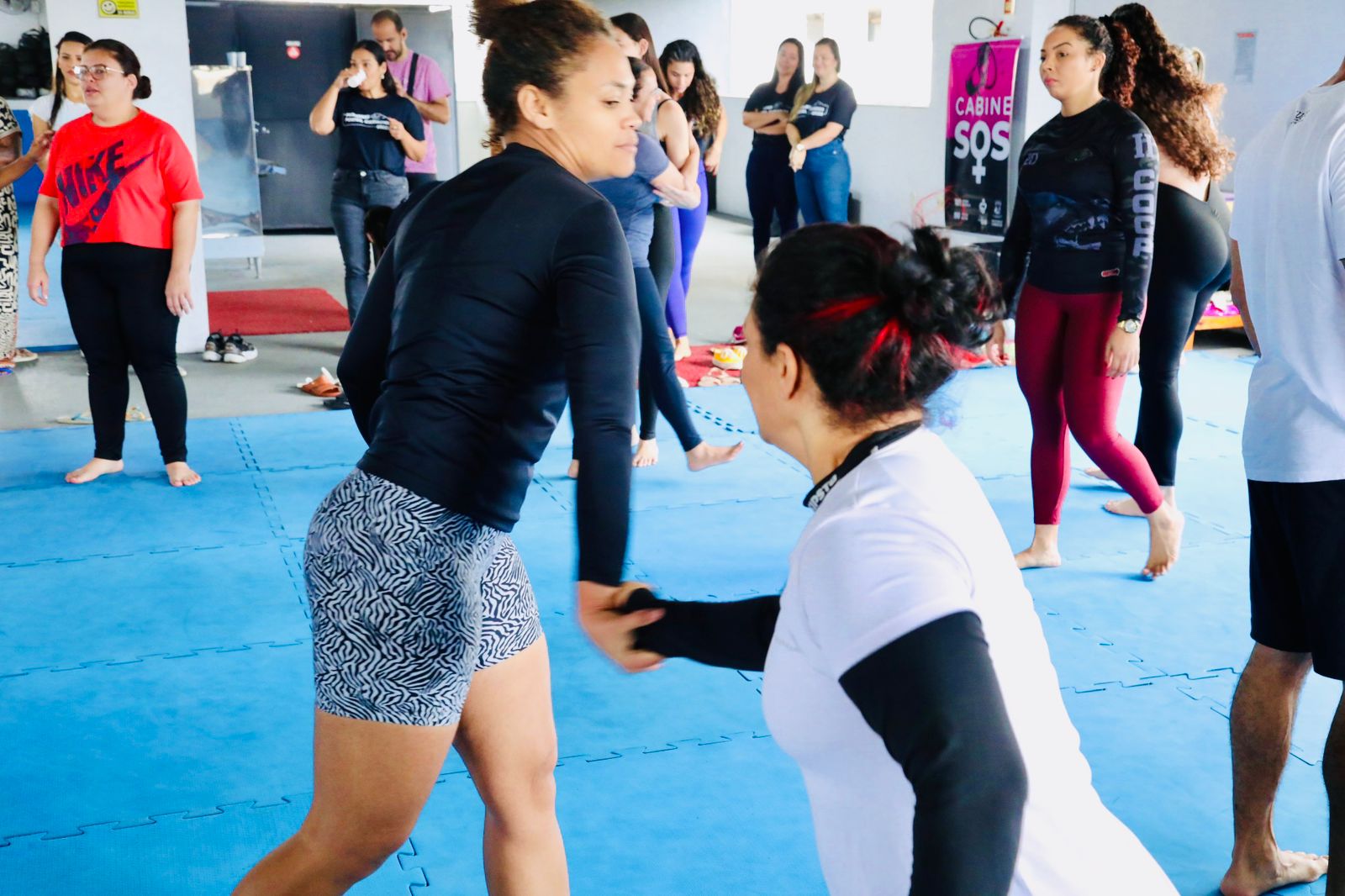 Agosto Lilás: mulheres são capacitadas com aulas de defesa pessoal para o enfrentamento da violência em Cariacica