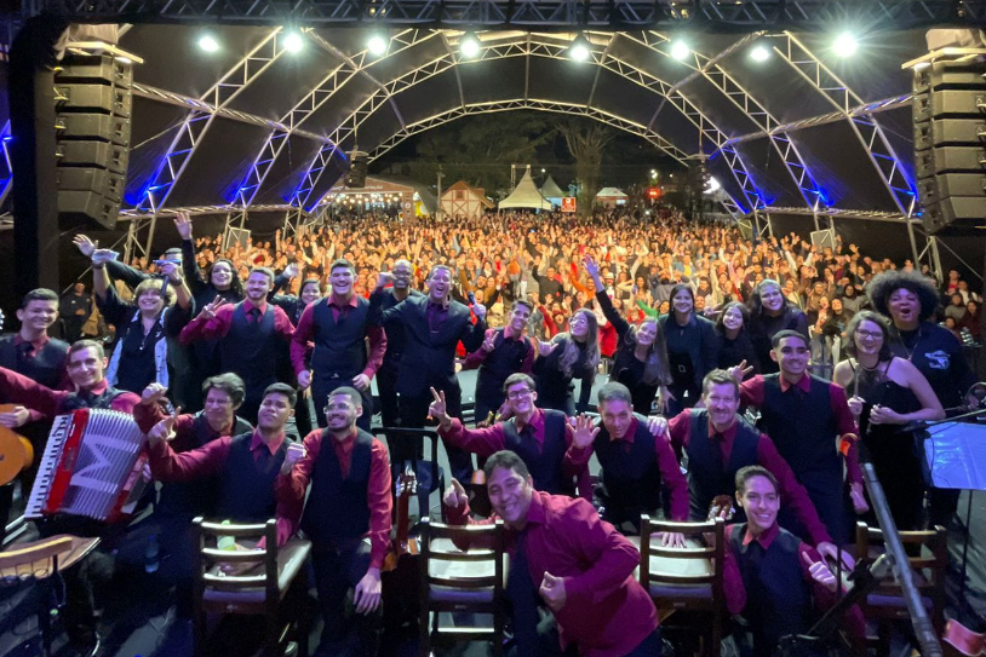 Vila de Natal tem apresentação da Orquestra Cordas e Acordes neste domingo (29)