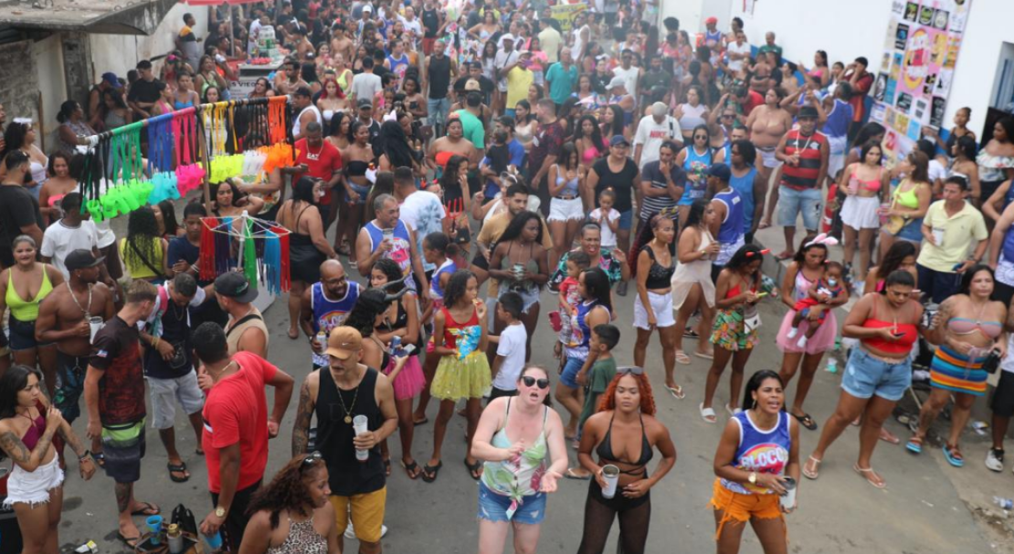  Carnaval 2024: bloco espalha alegria pelas ruas de Jardim Campo Grande