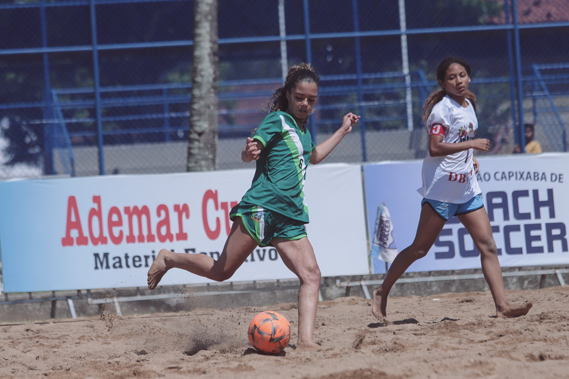 Equipe feminina de Cariacica disputa semifinal do Campeonato Estadual de Beach Soccer neste sábado (11)